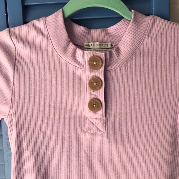 UO Rona Ribbed Knit Button-Down tee - Picture 4 of 6